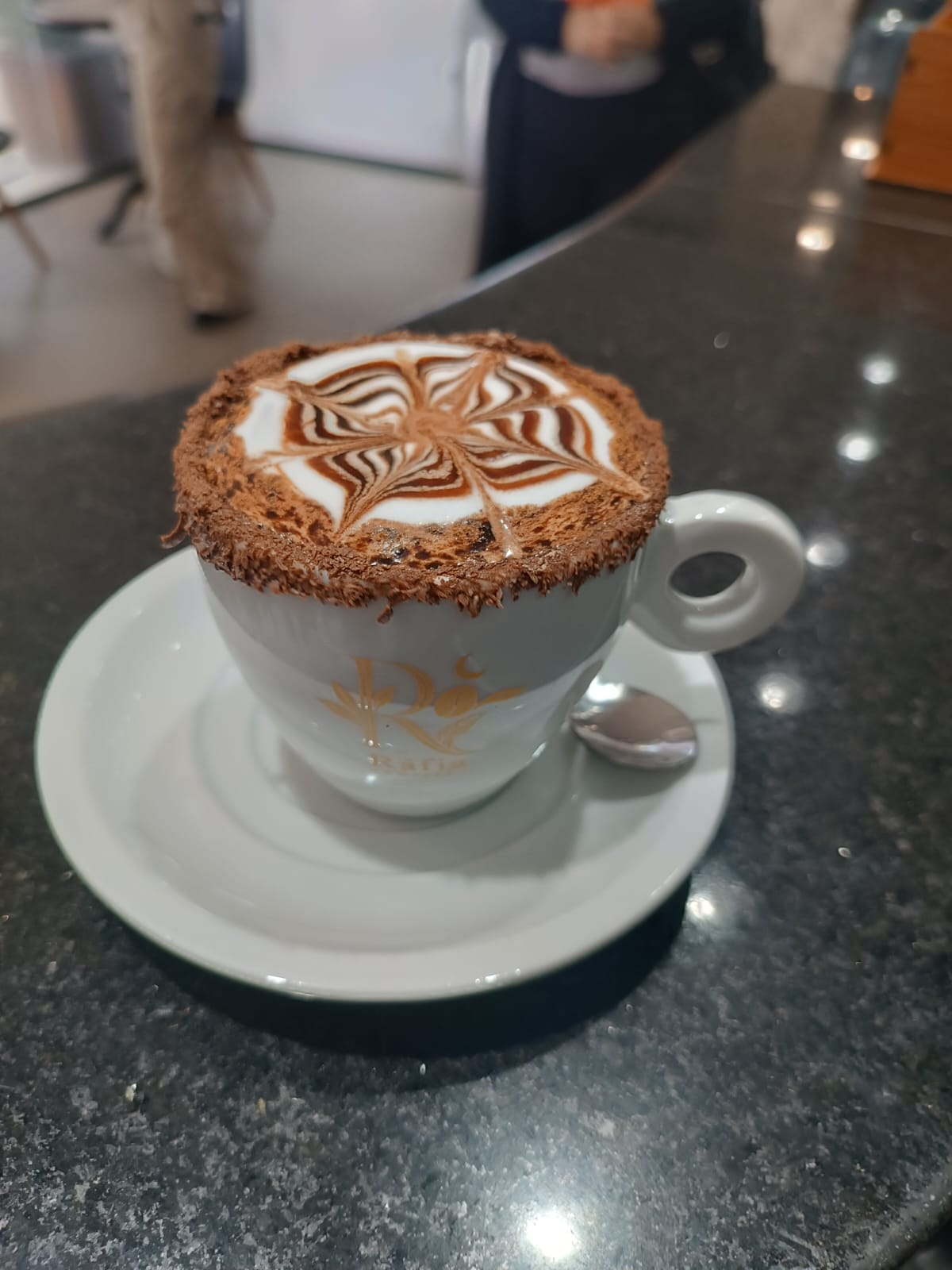 Café servido na Ráfia